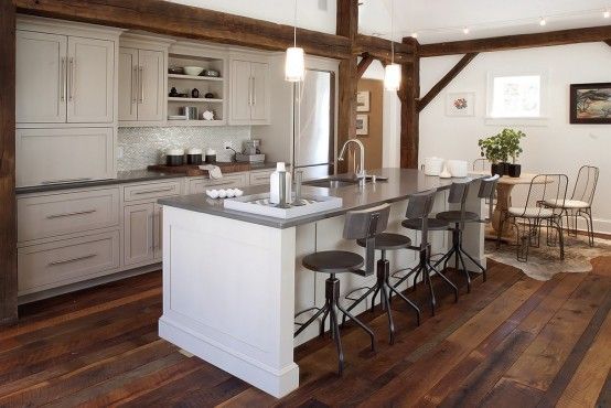 原木与纯白的绝妙搭配 搞定现代简约风格厨房 