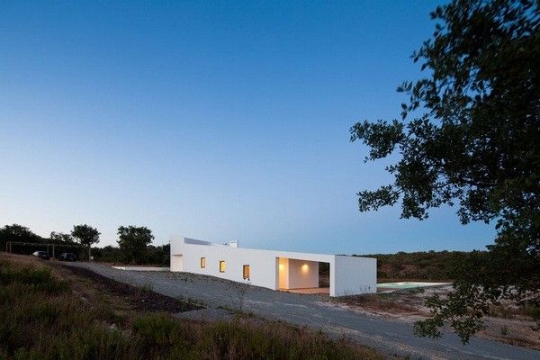 白色精品 葡萄牙House Odemira住宅设计（图） 