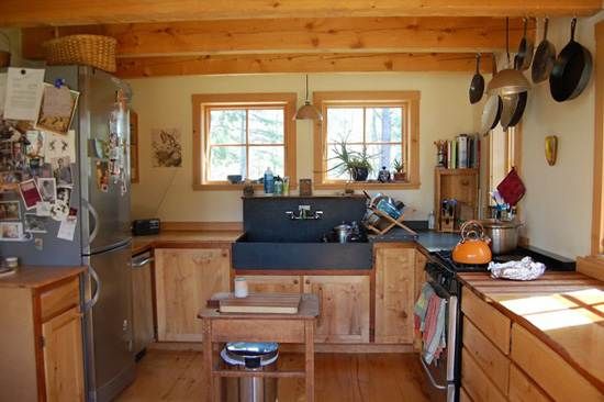 阁楼木屋  纯色系地板打造的温馨居室(图） 