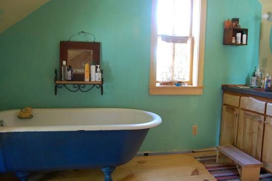 阁楼木屋  纯色系地板打造的温馨居室(图） 