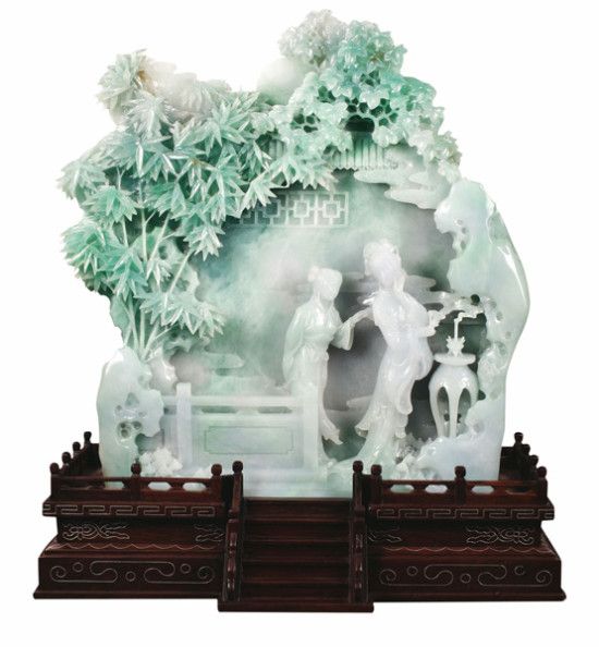 玉雕作品《翡翠西厢记》，雕刻细腻，富于故事性与观赏性。