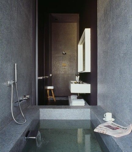 狭长卫浴间的异想世界 特殊户型设计  