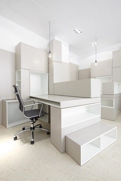 奇妙格子组合 打造65平米白色办公室（组图） 