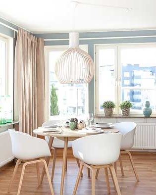 实木地板淡蓝色斯堪的纳维亚风格公寓(组图) 