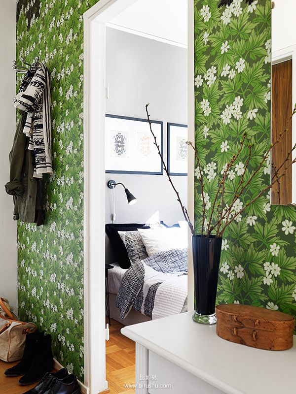 绿色印花贴墙面 清爽小公寓怡人风景（图） 
