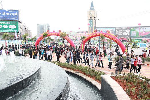 万众瞩目2013中国中部家博会再现家具盛典