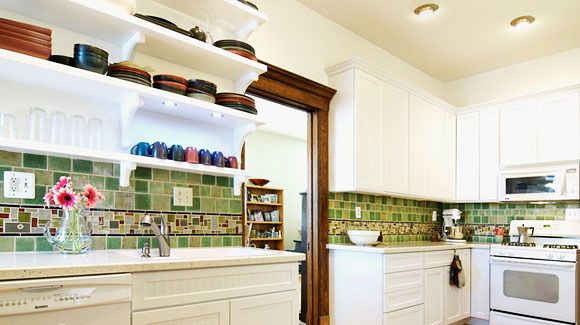 巧装瓷砖防溅板 美化厨房空间（组图） 