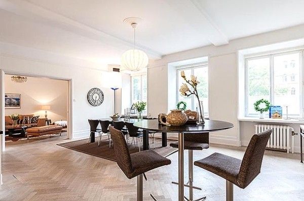 瑞典简约风格阁楼 淡色地板宽敞明亮之家(图) 