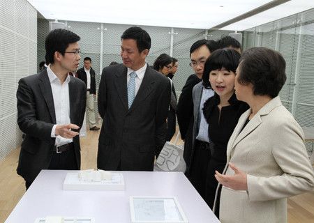 杨浦区常委副区长唐海东等领导参观柔性设计馆展厅