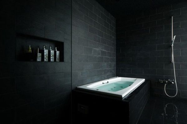 冷酷如冰 色彩大不同之黑色浴室家居设计(图) 