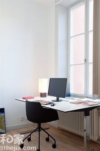 83平米两居室 时尚黑白现代简约风格（图） 