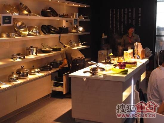 第十八届上海厨卫展网上观展 金牌厨柜(组图) 