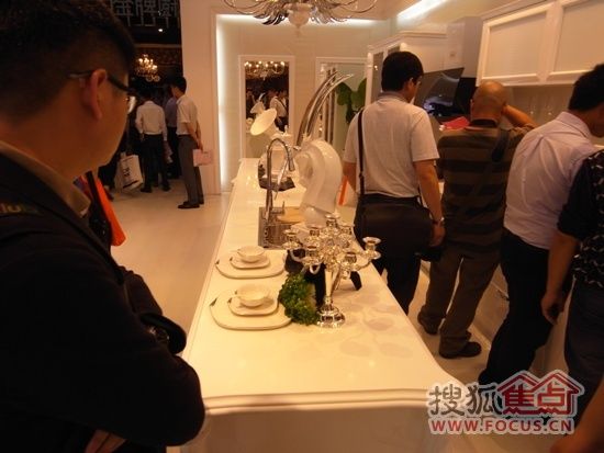 第十八届上海厨卫展网上观展 皮阿诺橱柜(图) 