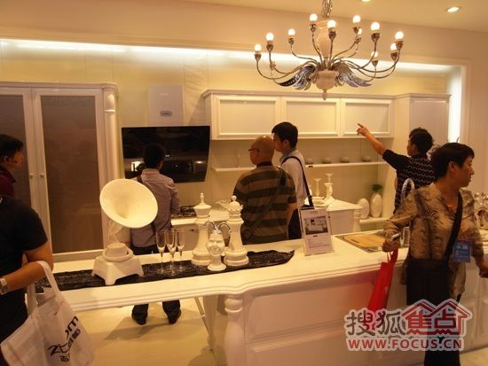 第十八届上海厨卫展网上观展 皮阿诺橱柜(图) 