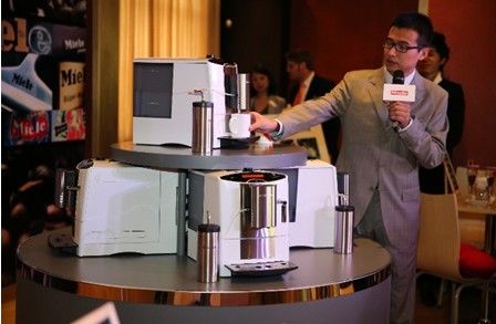 Ken为大家介绍Miele首款独立式咖啡机CM5200“龙卷风”