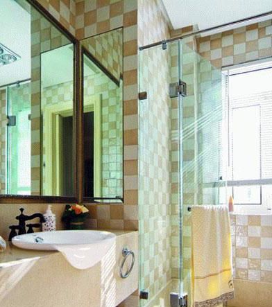 卫浴瓷砖拼贴趋势，明亮简洁更舒适