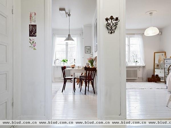 纯白地板简洁风 明亮温馨家庭感一室公寓(图)