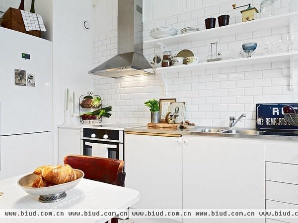 纯白地板简洁风 明亮温馨家庭感一室公寓(图)