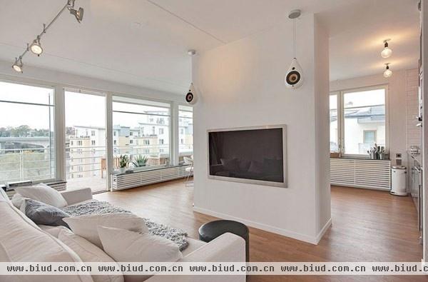 30平宽敞大露台 北欧风格白色清新公寓(组图)