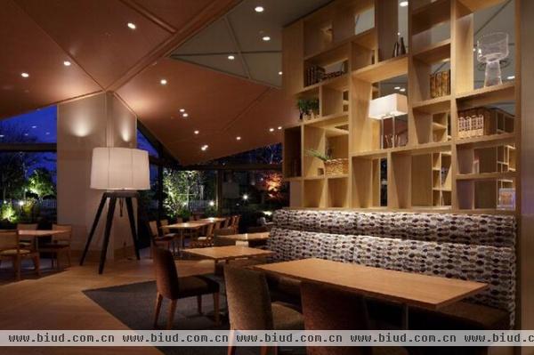木质空间 日本Serina buffet餐厅设计(组图)