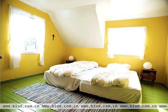 功能空间藏露有术 20个艳丽色彩卧室设计(图)
