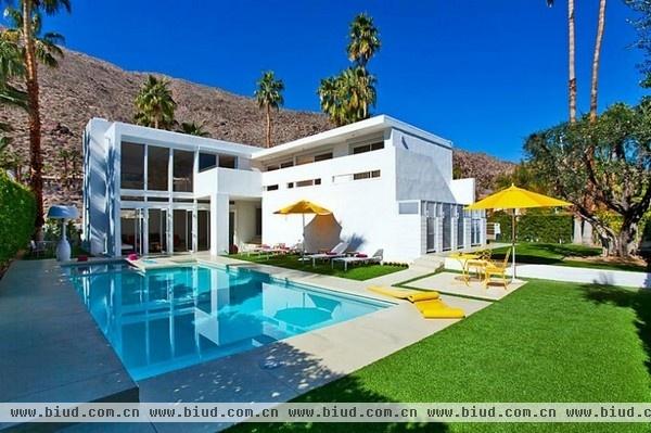 加利福尼亚棕榈泉白色别墅设计 舒适优雅(组图)