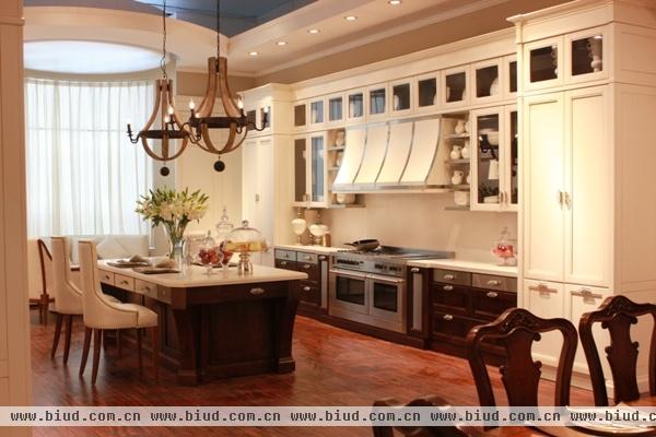 厨房也能铺地板 9种风格厨房地板案例(图)