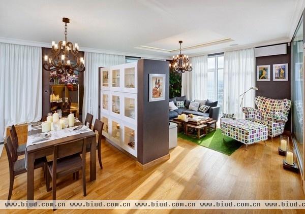 两室一厅艺术气息 乌克兰基辅色彩公寓（图）