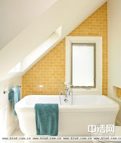 小瓷砖拼接出大艺术 卫浴间也可以时尚