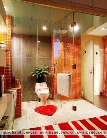 全透明卫浴设计 浪漫双鱼男打造86平两室一厅
