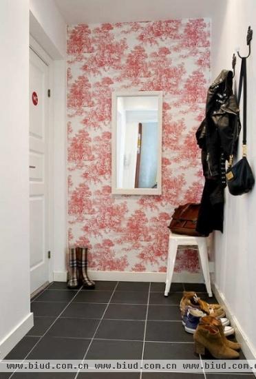 北欧风格爱上碎花壁纸 64平公寓美貌无比(图)