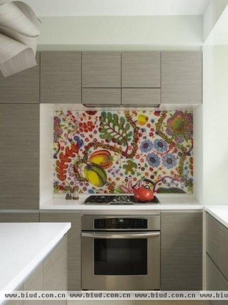 厨房爱美丽 26个防溅板瓷砖炫色拼接设计(图)