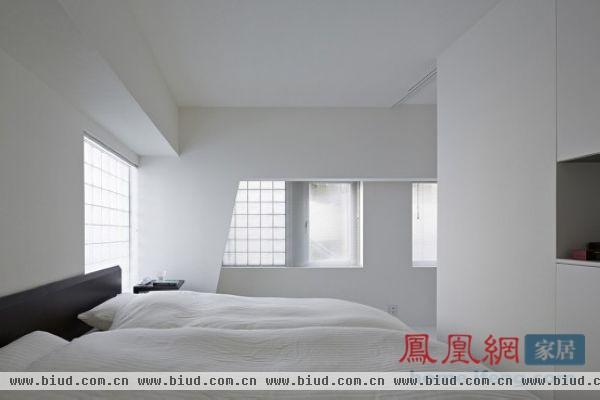 日系黑白极简主义公寓 领略单色空间的美感
