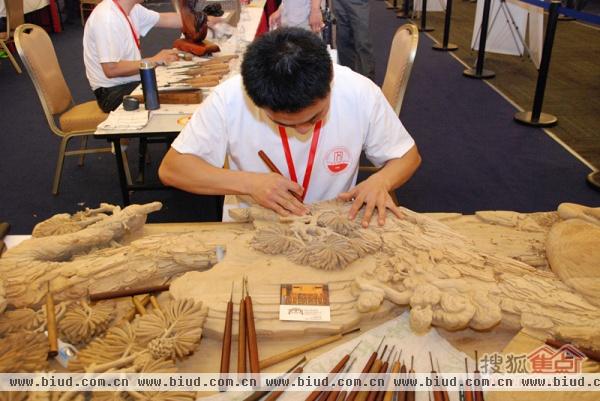 首届世界木雕大师邀请赛在京举行