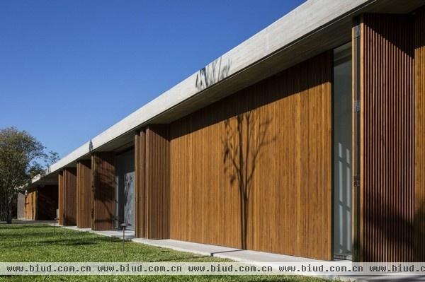 自然材料打造开放式空间 巴西M&M住宅(组图)