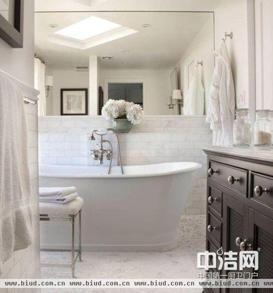卫浴装修家庭浴缸图片 私享白色浴缸图片