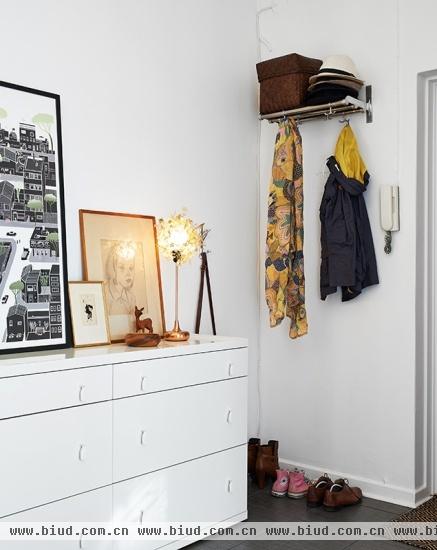 75平质感混搭小公寓 特色壁纸让墙面永葆时尚