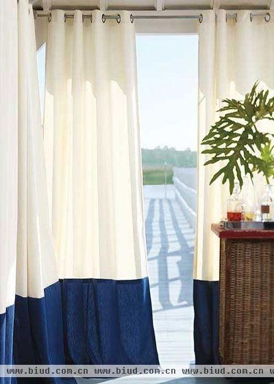 这款窗帘是可以直接穿进挂帘杆的自带圆孔设计，多种挂吊方式任君选择。垂坠感强，采用帆布制作，用料耐磨和耐看，适合户外花园，阳光房