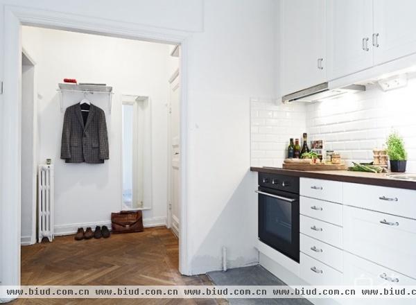 47平米北欧油画公寓 拼花地板的浪漫生活(图)
