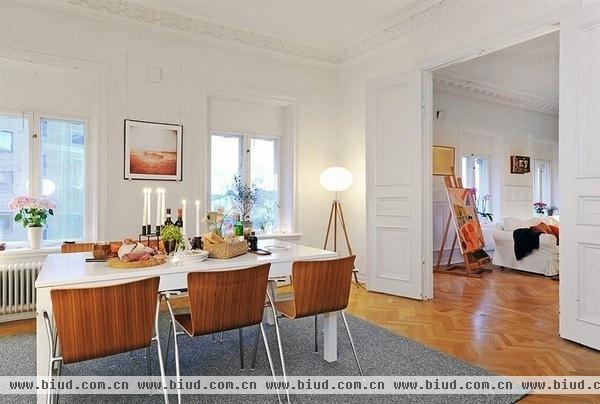 充满艺术氛围瑞典公寓 拼花地板百看不厌(图)