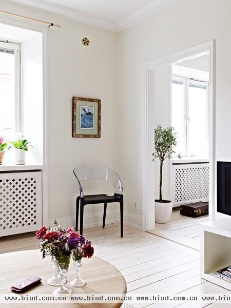 极致整洁北欧公寓 白色地板的纯净气质(组图)