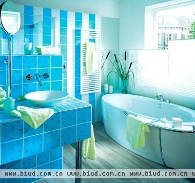夏季卫生间易生细菌 马桶淋浴房要及时清洁
