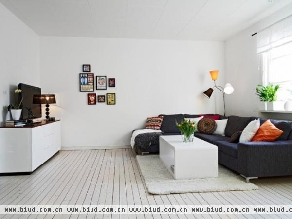 纯白地板几何分割 64平米不设计整体公寓(图)