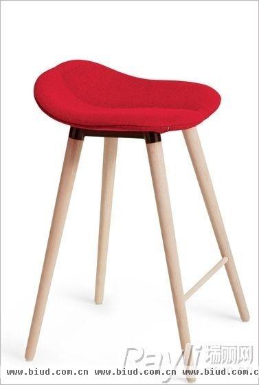 OFFECCT红色配木色的座椅 
