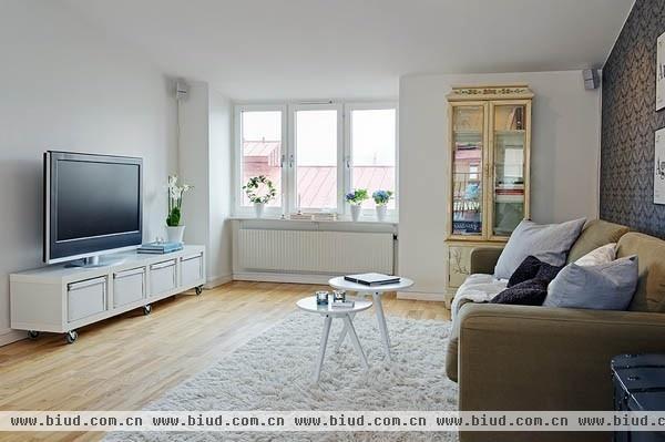 北欧风格的白色公寓 小清新地板明亮舒适(图)