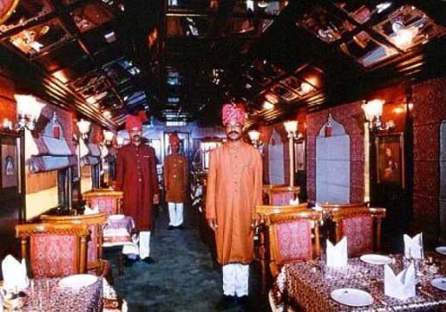 印度最豪华火车开启国王之旅（图一）