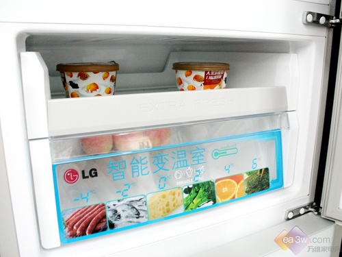 更多贴心想象 LG荷塘印花冰箱惹人爱