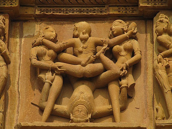 克久拉霍神庙上的性爱雕刻