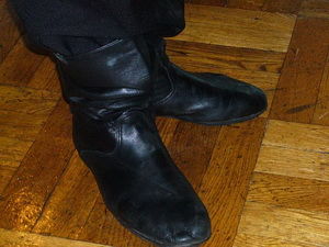 单论质量，苏联马靴的耐久程度是天下第一的。
