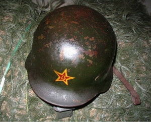 铁血论坛网友悉心珍藏的“消灭越寇”M35盔。